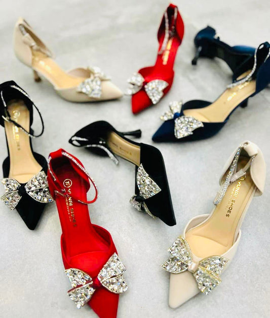 Buy latest Court Shoes M201